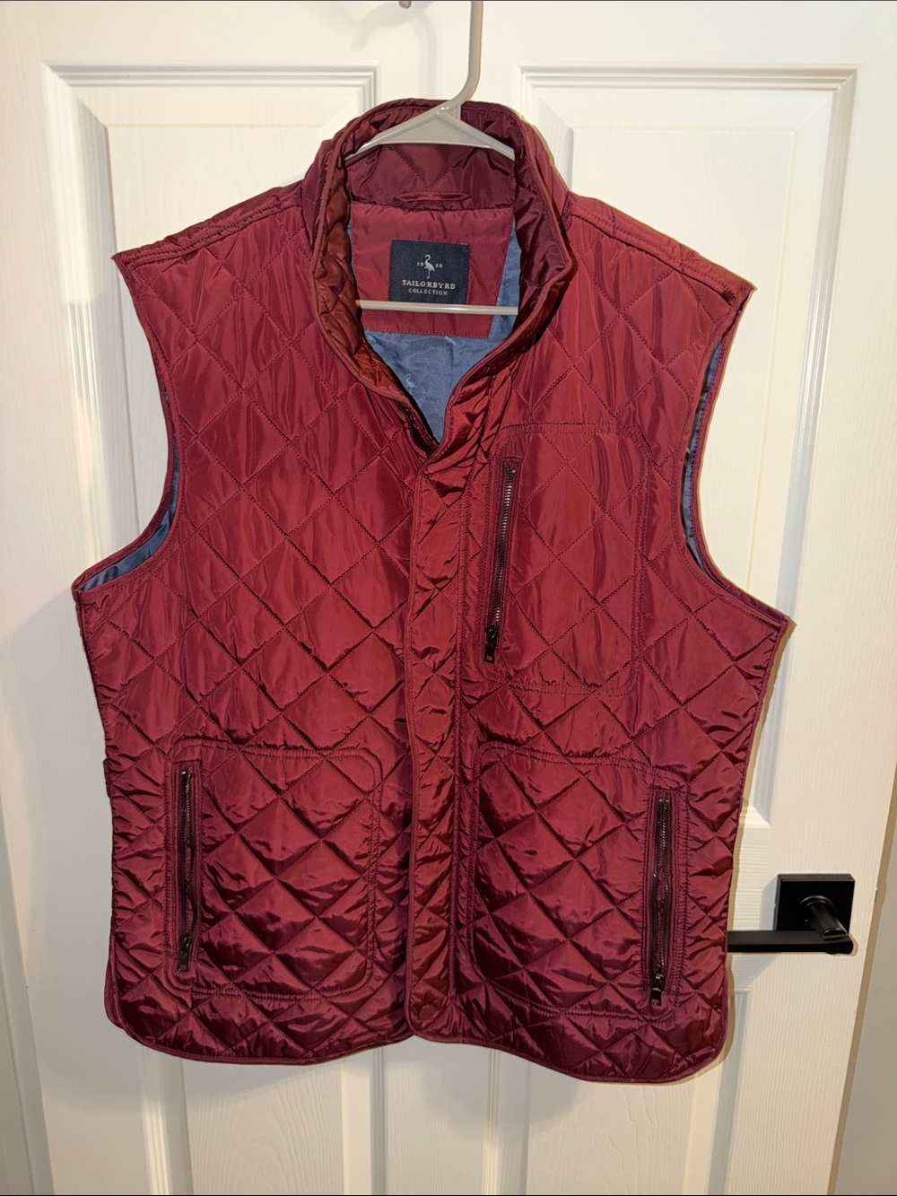 Tailorbyrd Men's Quilted Burgundy Sleeveless Vest with Zip Pockets
